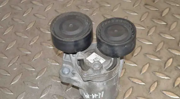 BMW 4 F32 F33 Generator/alternator belt tensioner 7810807