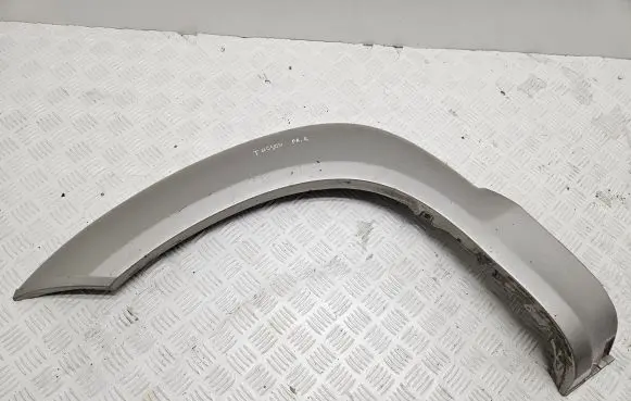 Hyundai Tucson JM Front arch trim 877112E000