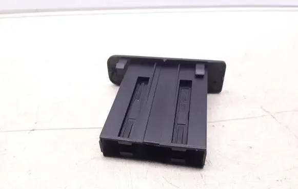 Volkswagen Tiguan Panel trim 5M0858373D