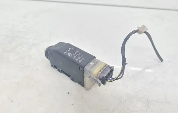 Opel Omega B1 Central locking motor 90493703 605329