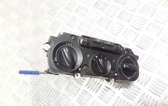 Volkswagen Caddy Climate control unit