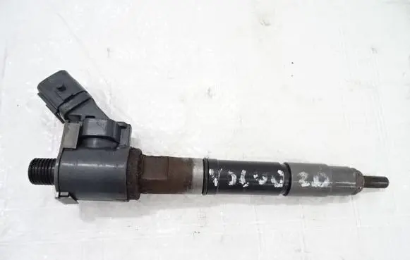 Volvo V60 Fuel injector VEA13-2370010-AAB