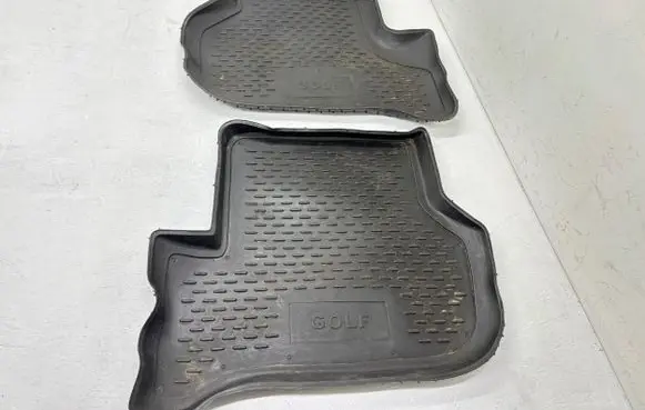Volkswagen Jetta V Rear floor mat 