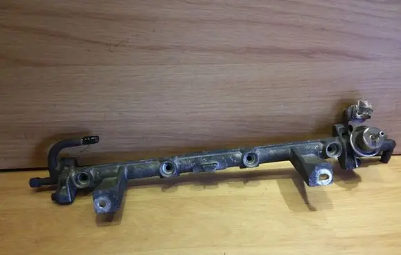 Ford Mondeo MK II Fuel main line pipe 98F9H487 98F9D280