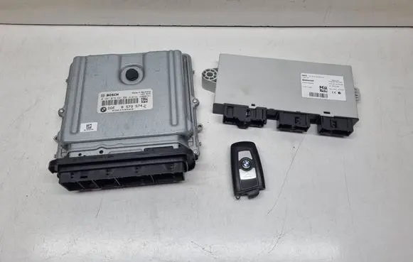 BMW X3 F25 Engine ECU kit and lock set 8573574 61359318365