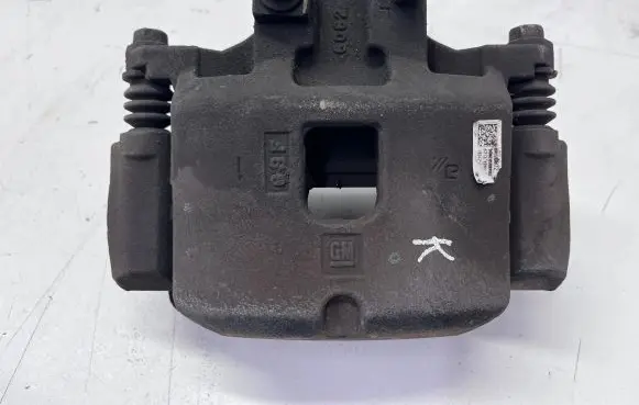 Opel Insignia B Front brake caliper 84120872