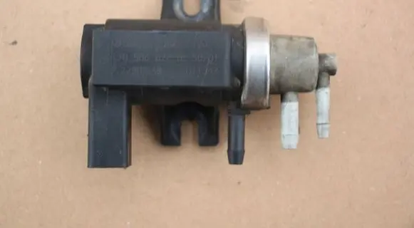 Volkswagen Caddy Turbo solenoid valve 1J0906627B
