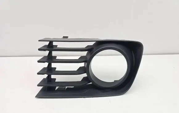 Toyota Prius (XW20) Front fog light trim/grill 5311247030