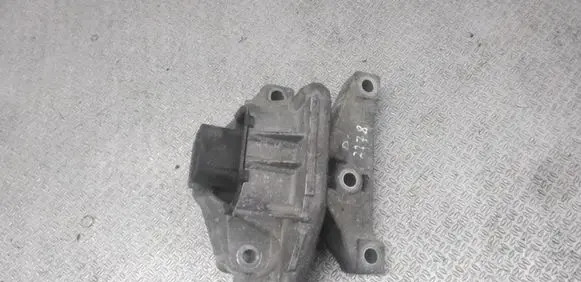 Citroen C2 Engine mount bracket
