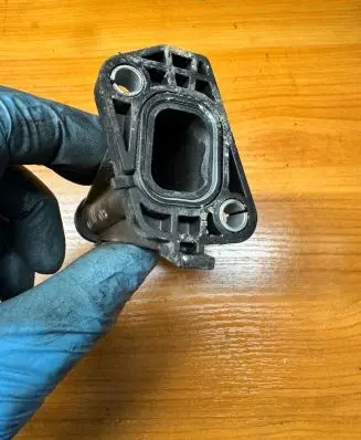 Engine coolant pipe/hose