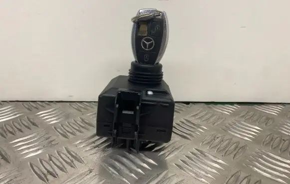 Mercedes-Benz C W204 Ignition lock A2079052600