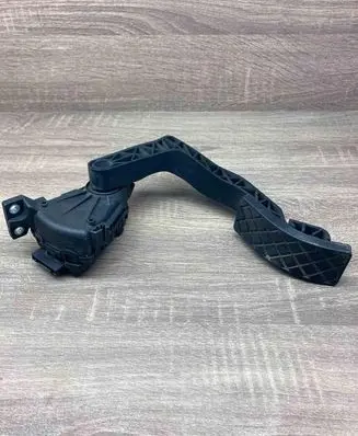 Audi A8 S8 D3 4E Accelerator throttle pedal 4E1723503 F30015601