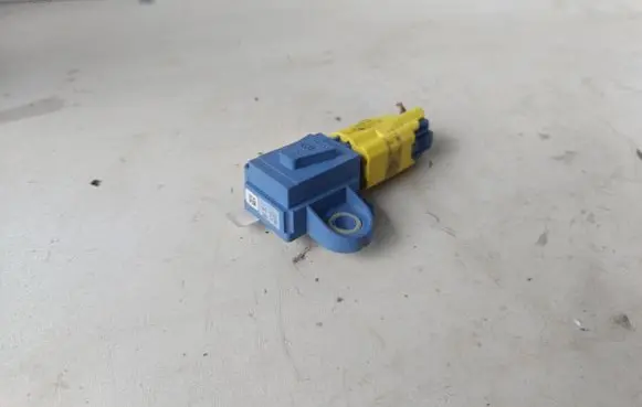 Volkswagen Jetta V Airbag deployment crash/impact sensor 1K0955557A