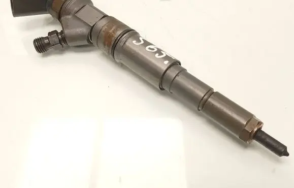 BMW 5 E60 E61 Fuel injector 7794652 0445110212