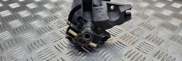 Volvo S70 V70 V70 XC Fuel filter bracket/mount holder 074127445A