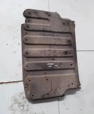 Mitsubishi Pajero Engine splash shield/under tray
