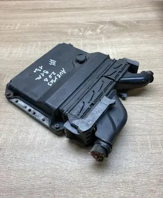 Toyota Avensis T270 Engine control unit/module ECU 8966105F20 MB2759004732