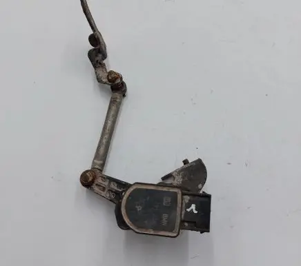 Headlight/headlamp level sensor
