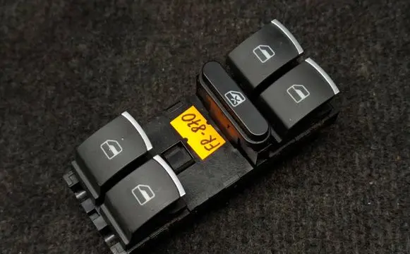 Volkswagen Tiguan Electric window control switch 5K4959857