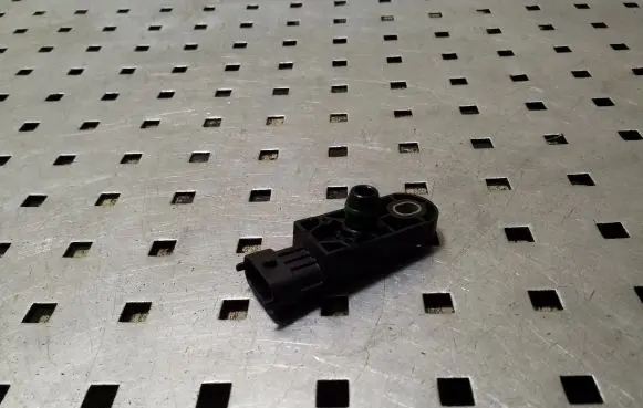 Renault Master III Air pressure sensor 0281006391 223651975B