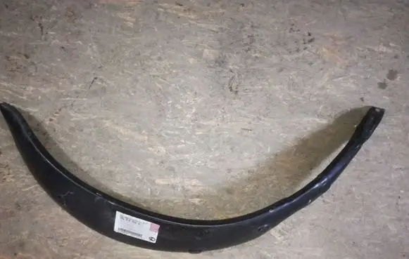 Mercedes-Benz S W126 Rear arch trim 3524551