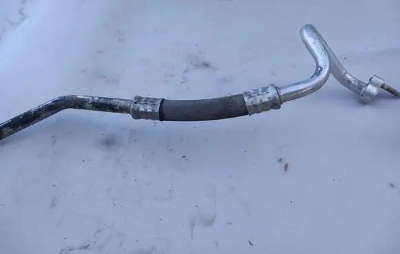Ford C-MAX I Air conditioning (A/C) pipe/hose