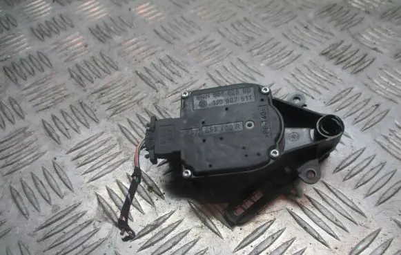 Skoda Octavia Mk1 (1U) A/C air flow flap actuator/motor 1J0907511