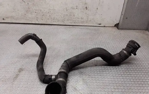 Audi A6 S6 C6 4F Engine coolant pipe/hose 