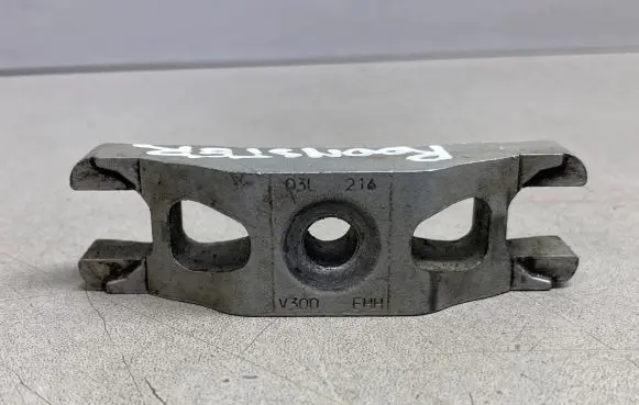 Skoda Roomster (5J) Fuel Injector clamp holder