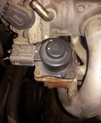 Mazda 323 F EGR valve