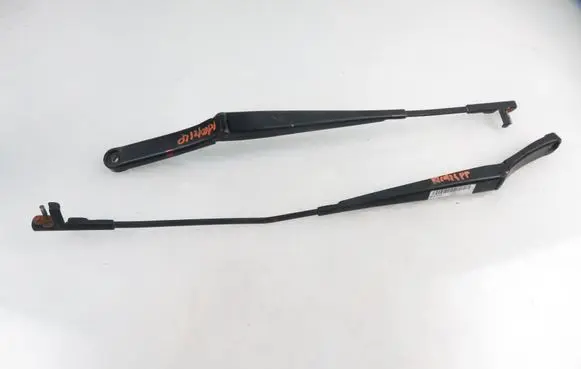 Skoda Octavia Mk2 (1Z) Front wiper blade arm 1Z1955409 1Z1955410