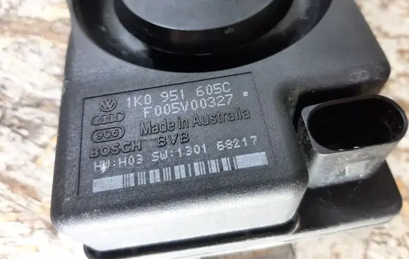 Audi A6 S6 C6 4F Alarm system siren 1K0951605C F005V00327