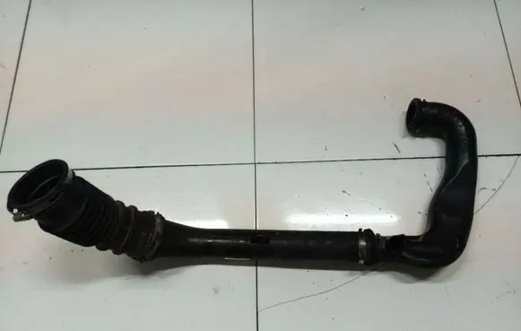 Chrysler Sebring (JS) Air intake hose/pipe 04891769AE