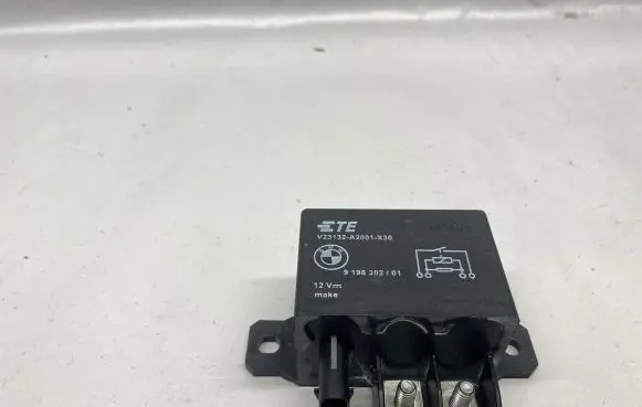 BMW 5 F10 F11 Ignition relay 9198302