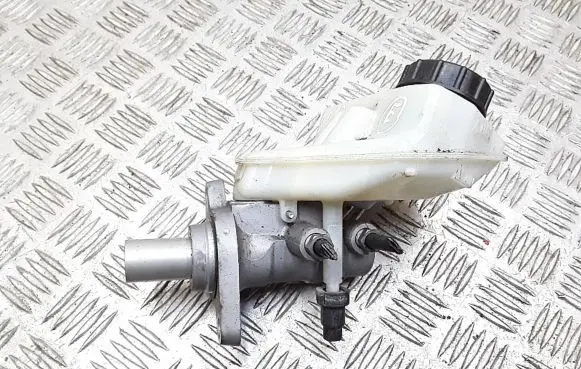 Master brake cylinder