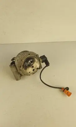 Engine mount bracket