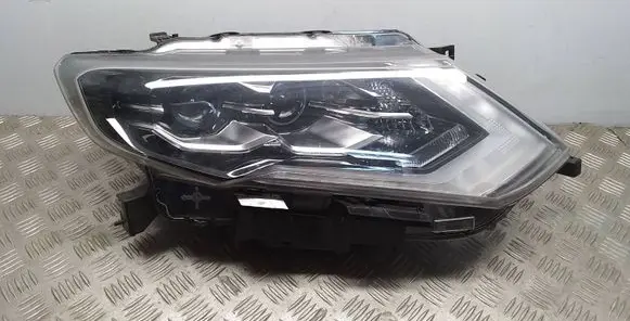 Nissan Qashqai Headlight/headlamp