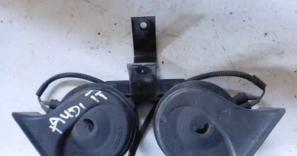 Audi TT Mk1 Horn signal 8N0951185A