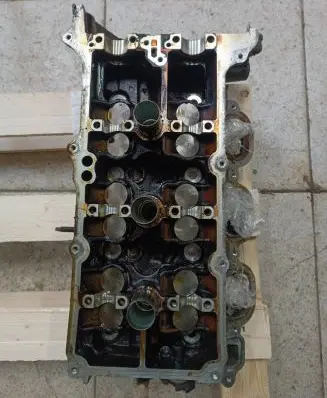 Mazda CX-9 Engine head 