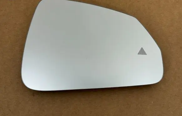 BMW 2 Active Tourer U06 Wing mirror glass 51165A18096