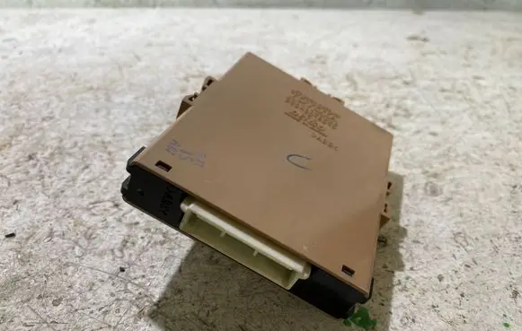 Toyota Prius (XW20) Gateway control module 8911147050 2324005290