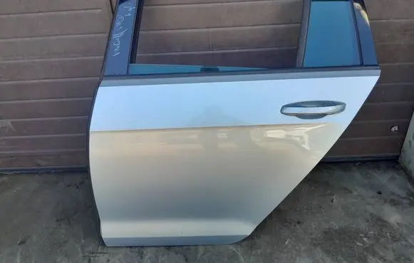 Volkswagen Golf VII Rear door