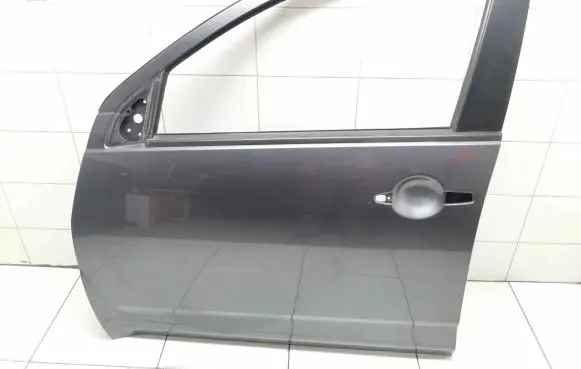 Mitsubishi Outlander Front door