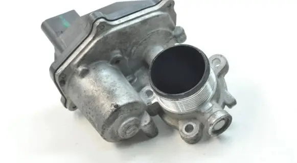 Volkswagen Golf VII EGR valve 04L131501C
