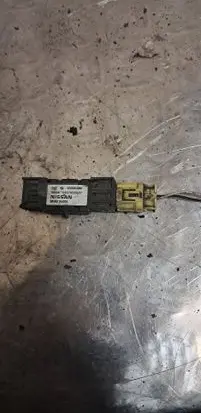 Nissan Note (E11) Airbag deployment crash/impact sensor 0285003060 985829U00A 103559