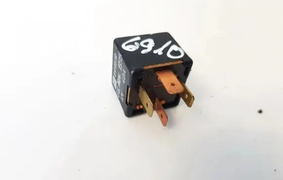 Audi A6 S6 C4 4A Other relay 443919578c