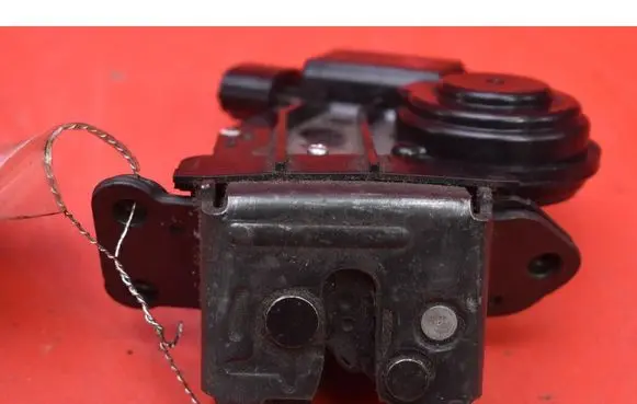 Toyota Verso-S Tailgate/trunk/boot lock/catch/latch 