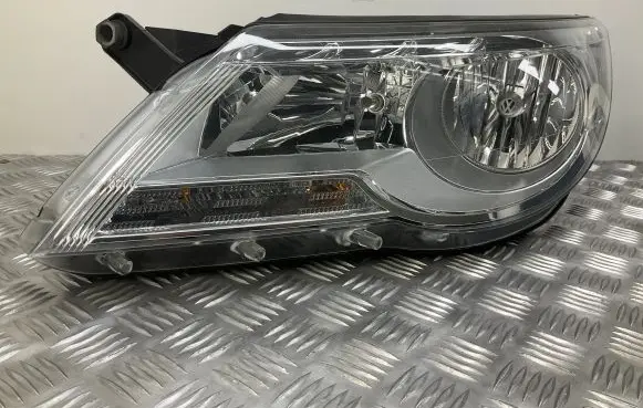 Volkswagen Tiguan Headlight/headlamp 5N2941031K