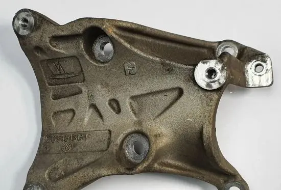Dodge Nitro Engine mount bracket 20513136F