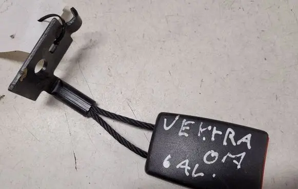 Opel Vectra C Middle seatbelt buckle (rear) 13202403F B9072465534